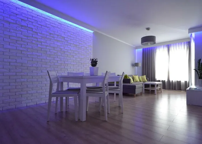 Grand De Luxe Solna